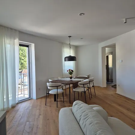Premium Apartment *